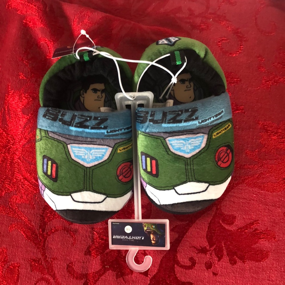 Toddler size 7/8 Buzz Lightyear Toy Story house slippers